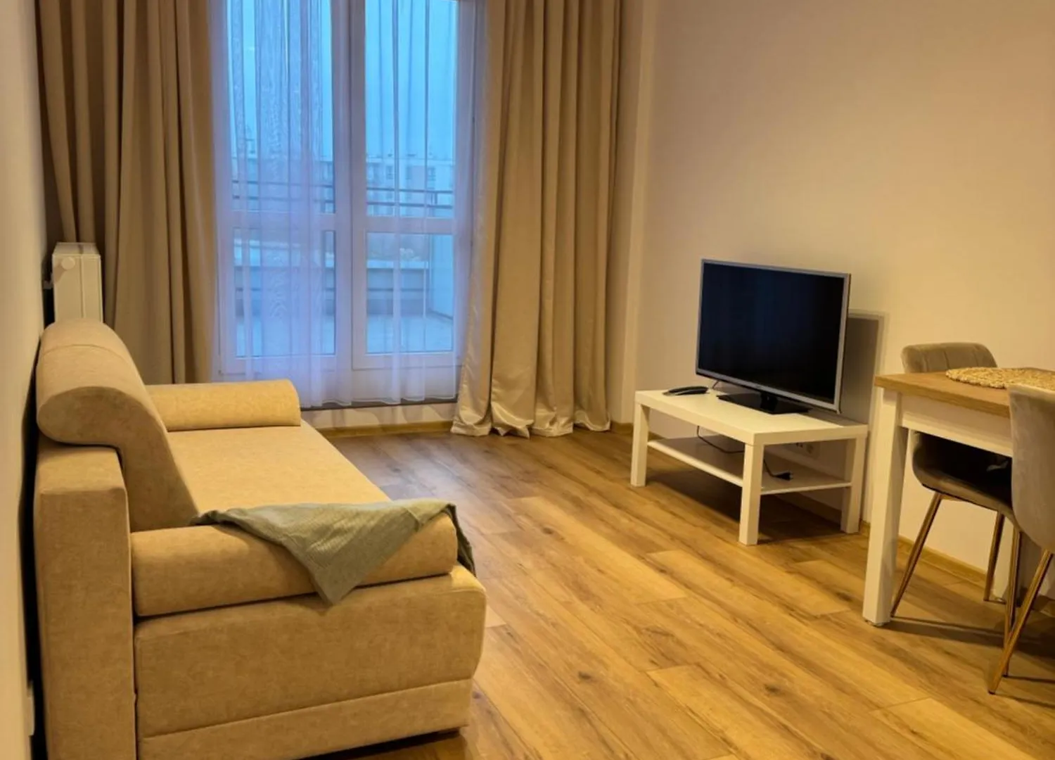 Apart Rk Wiktoryn Warsaw